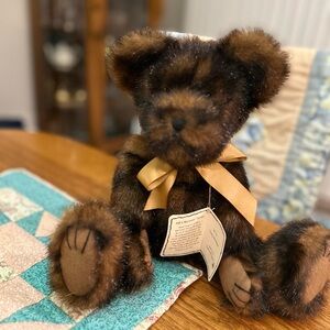 Like new Boyd’s Bear Furley Bearsdale Teddy Bear. Genuine Boyd’s Bear